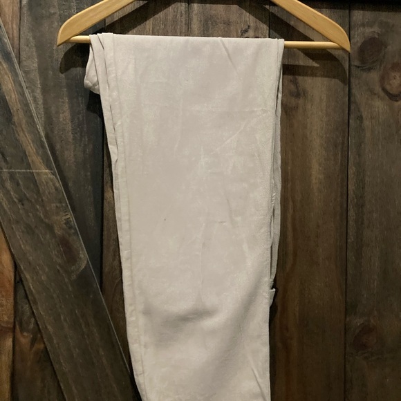 Hem & Thread Linen Khaki Pants - Picture 2 of 7